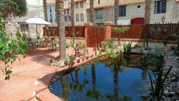 فندق El Castell Embruixat Saint-Hippolyte  المظهر الخارجي الصورة